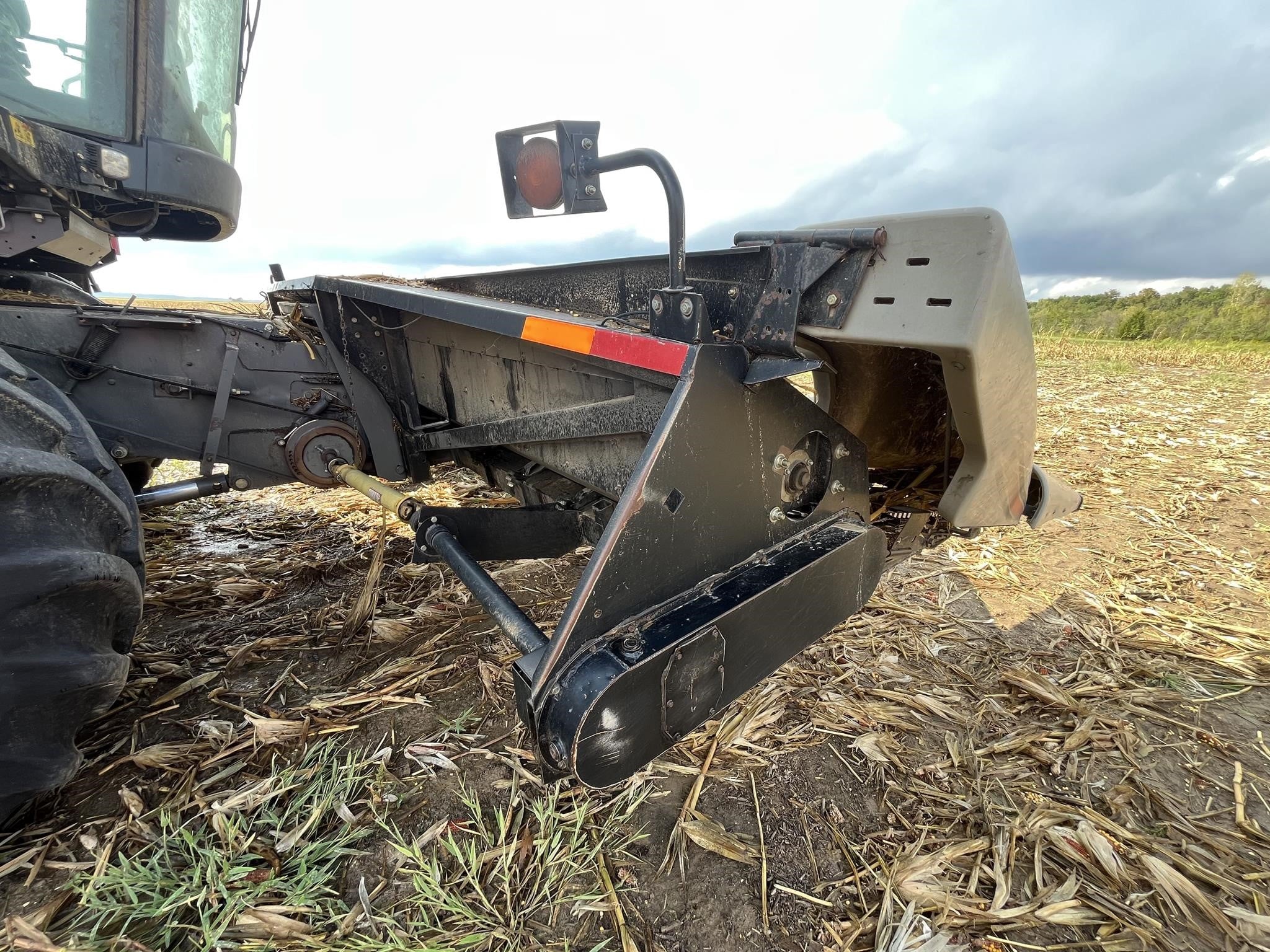 2002 Gleaner 830