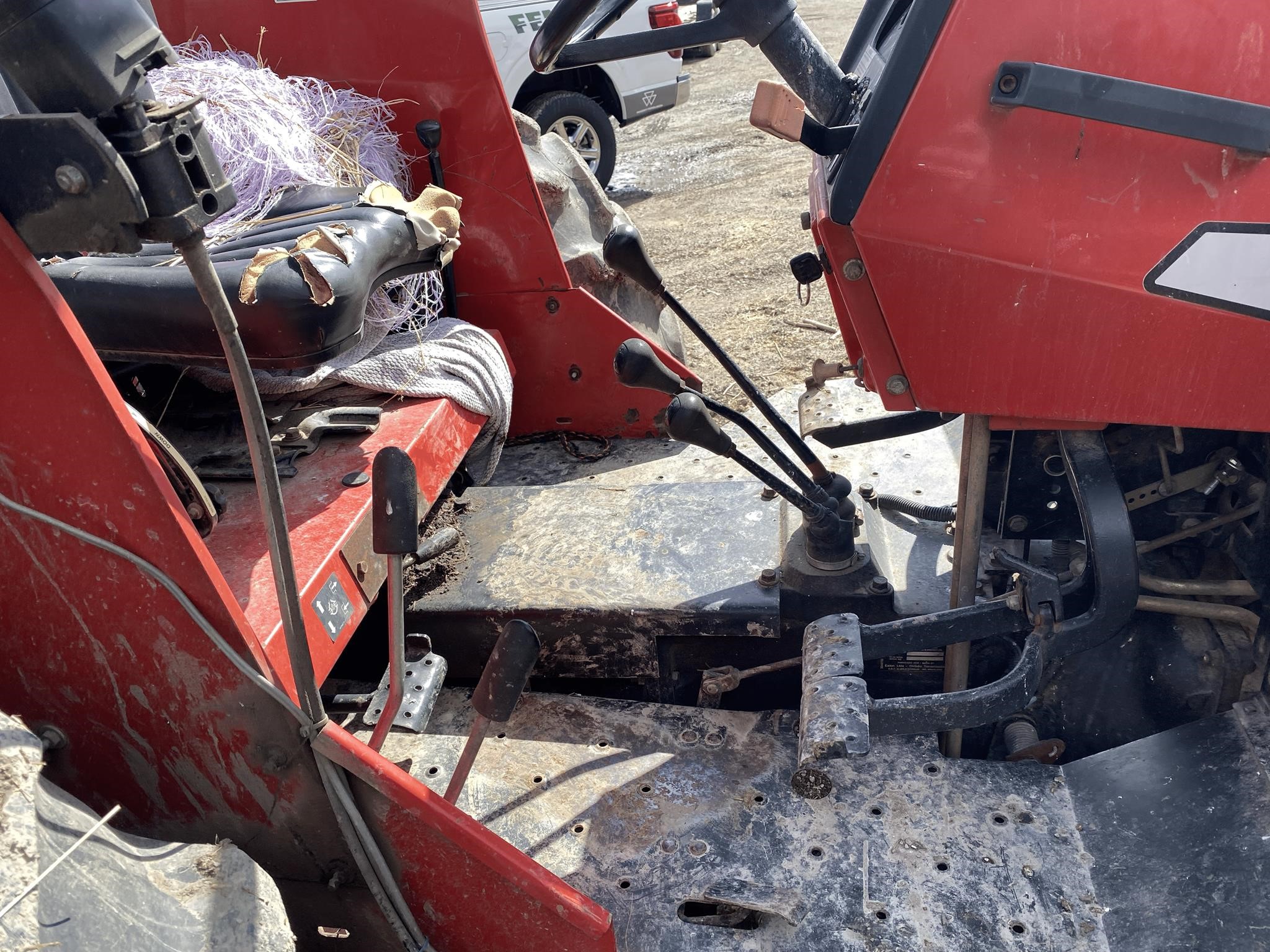 2004 Massey Ferguson 492