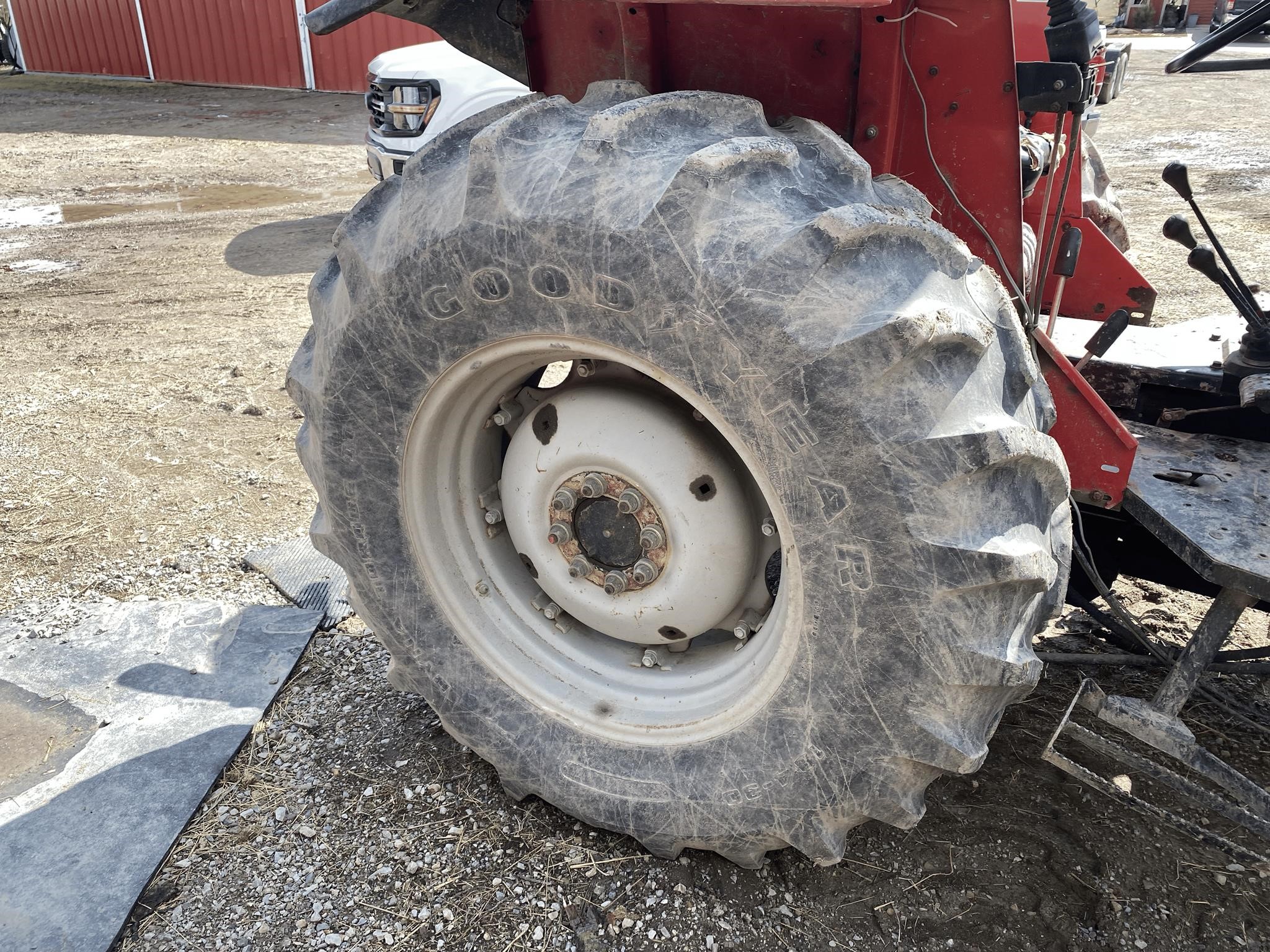 2004 Massey Ferguson 492