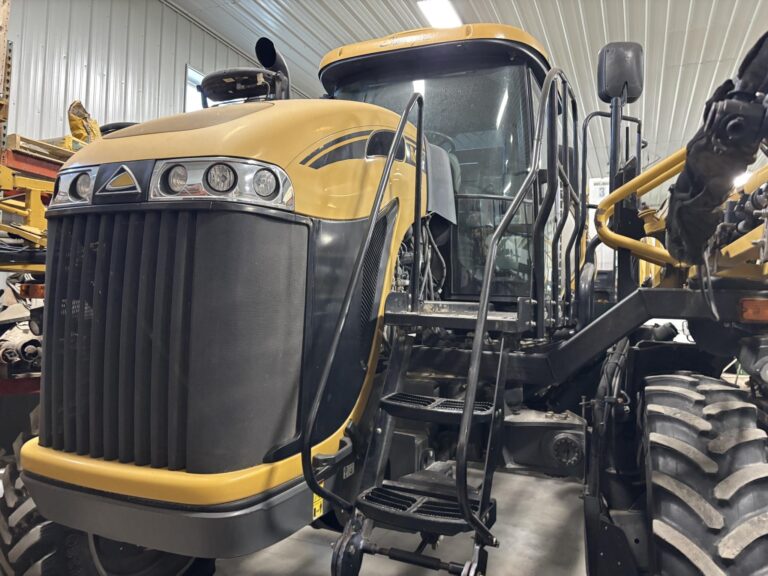 2015 Rogator RG1100B
