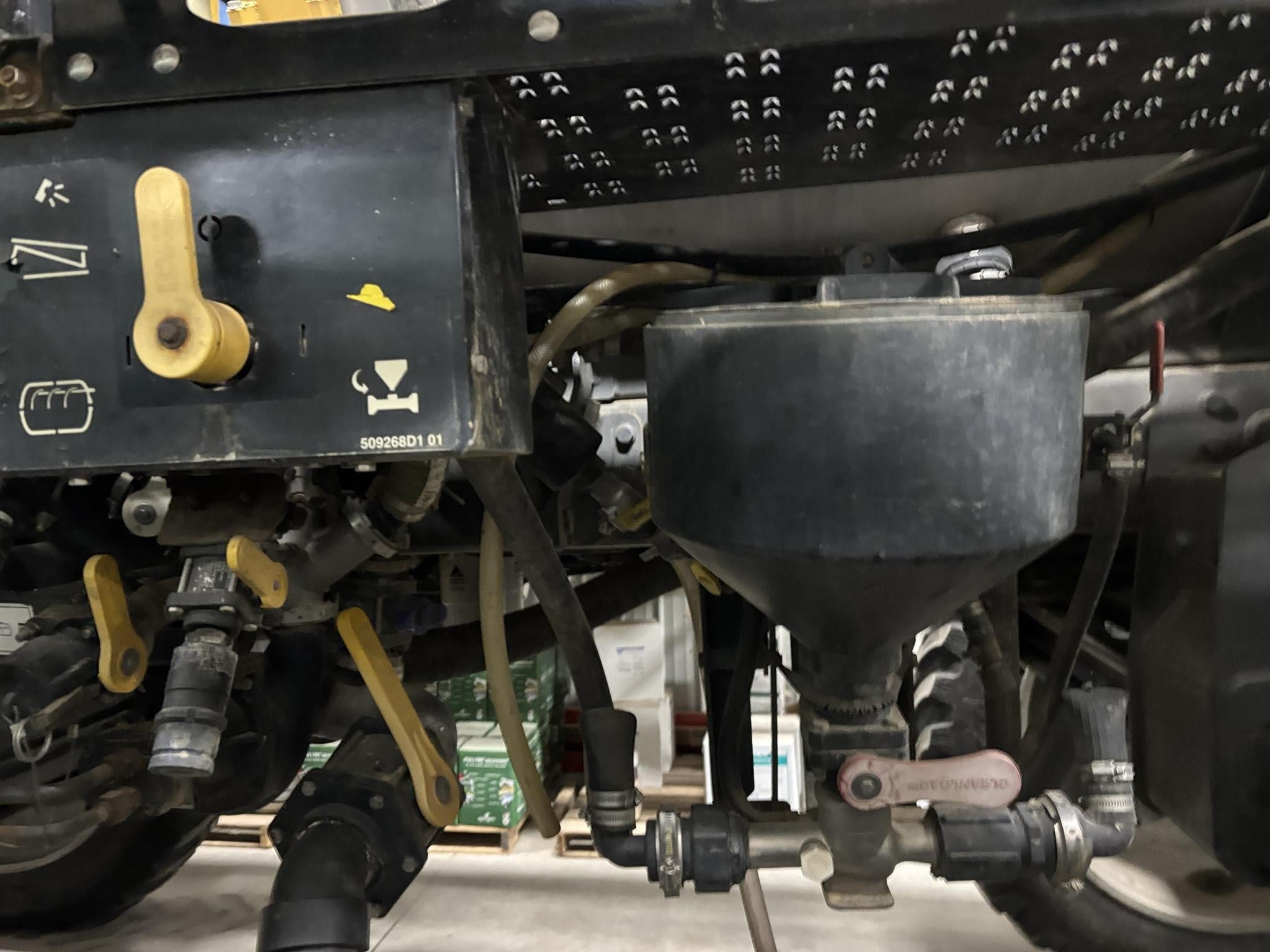 2015 Rogator RG1100B