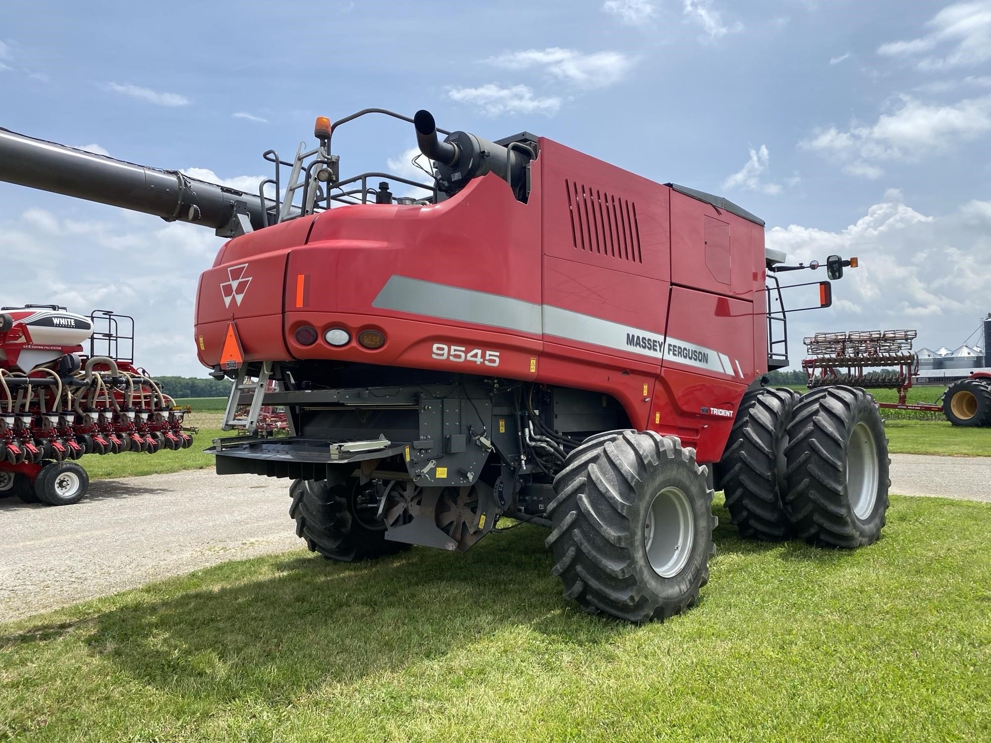 2015 Massey Ferguson 9545