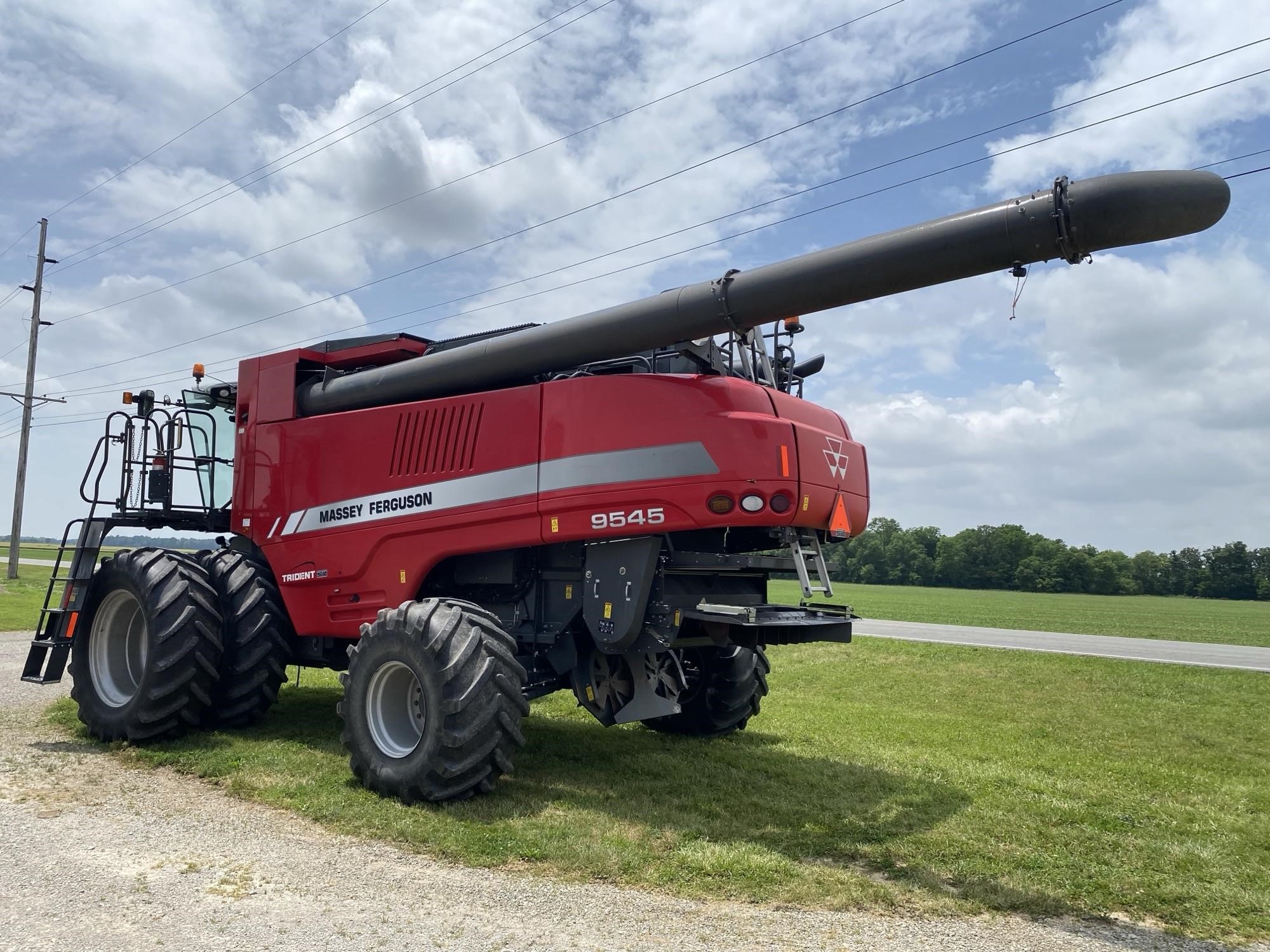 2015 Massey Ferguson 9545